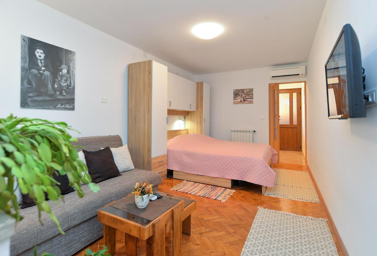 Apartments Voltica 1049 Rovinj Exterior photo