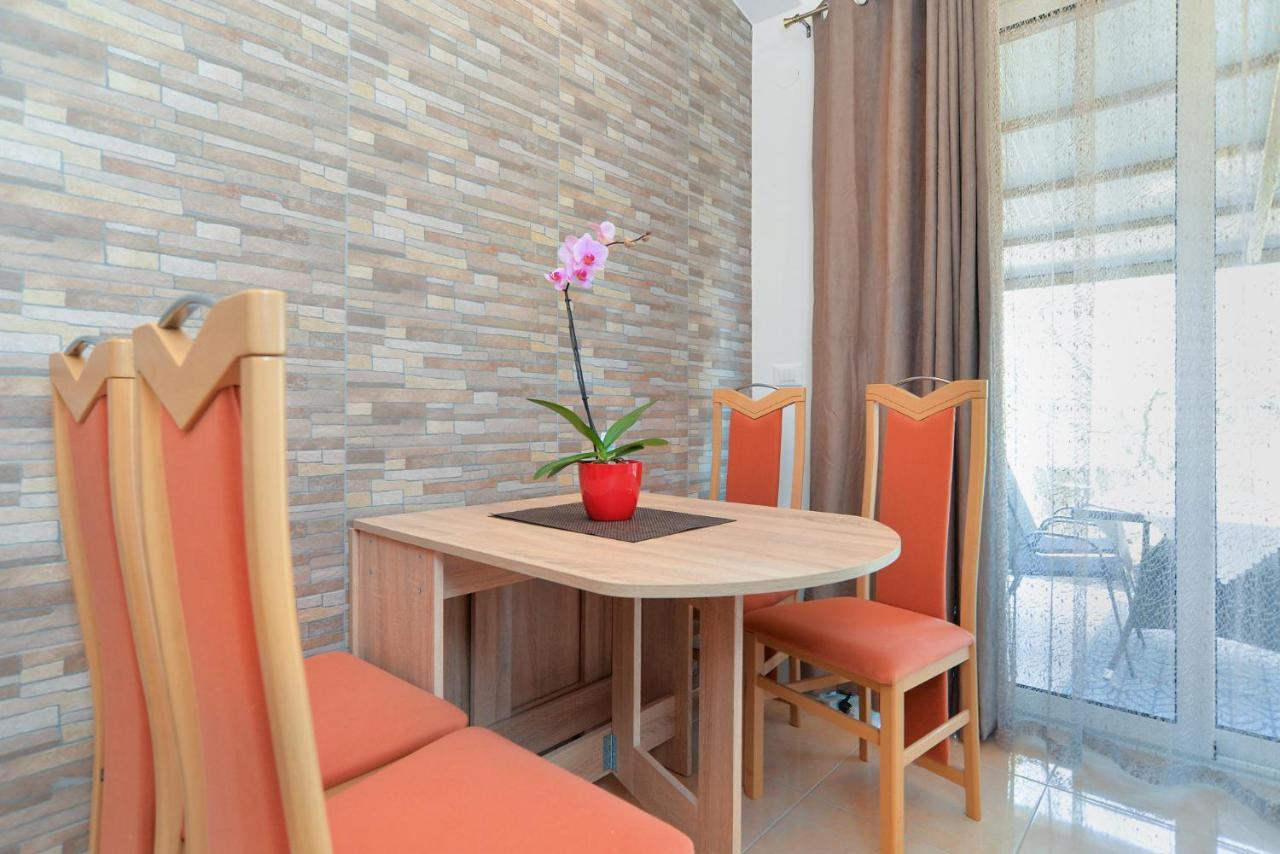 Apartments Voltica 1049 Rovinj Exterior photo